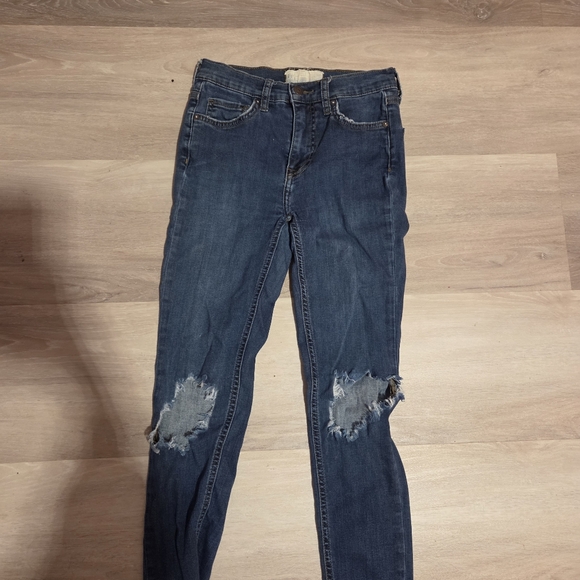 Free People Distressed Skinny Jeans Size 26 - Picture 2 of 3